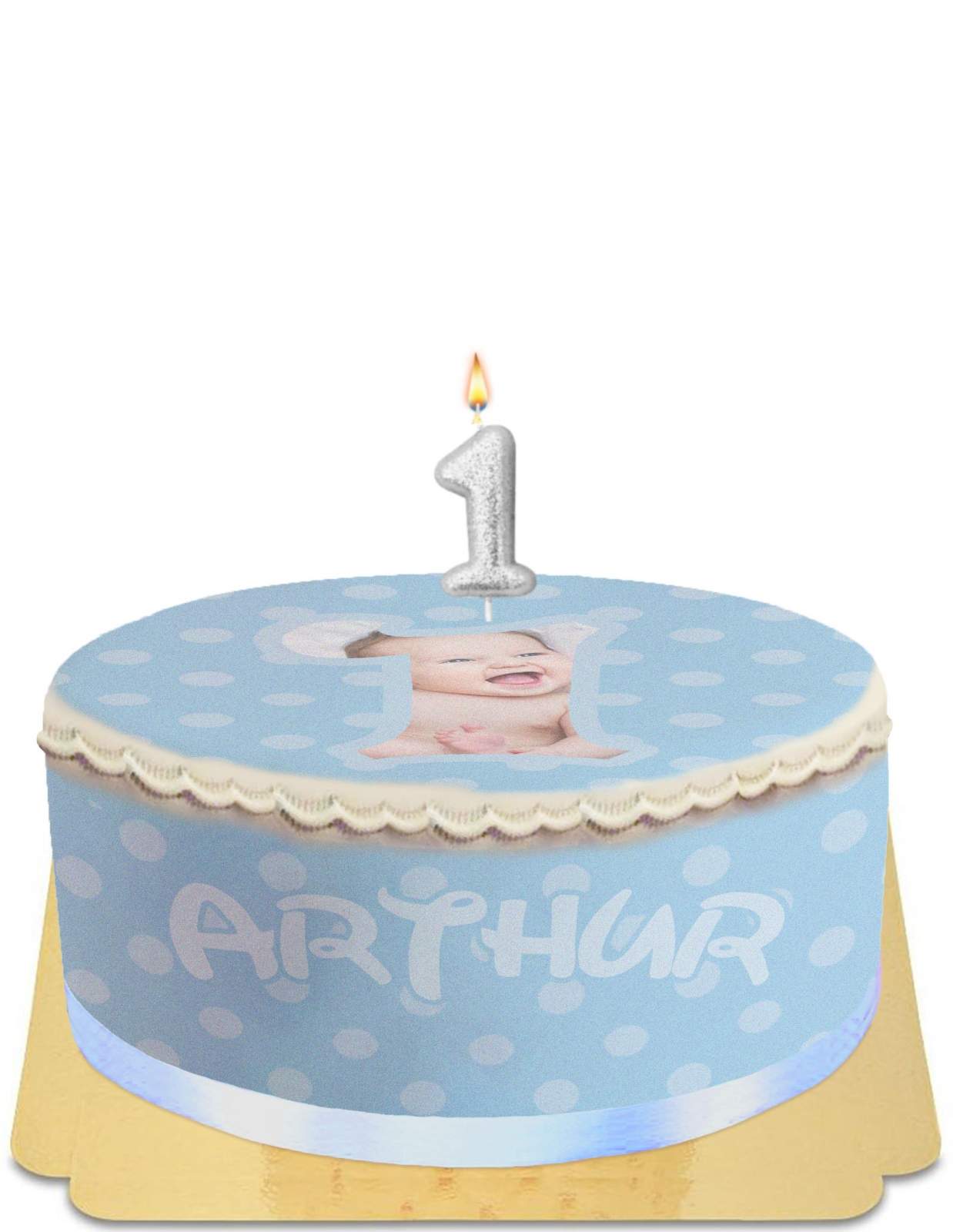 Gâteau D'anniversaire Avec Bougie Sur Fond Bleu Pastel