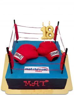 Gateausansoeufs.com Gâteau boxe en forme de ring avec gants rouges vegan et sans gluten - 71
